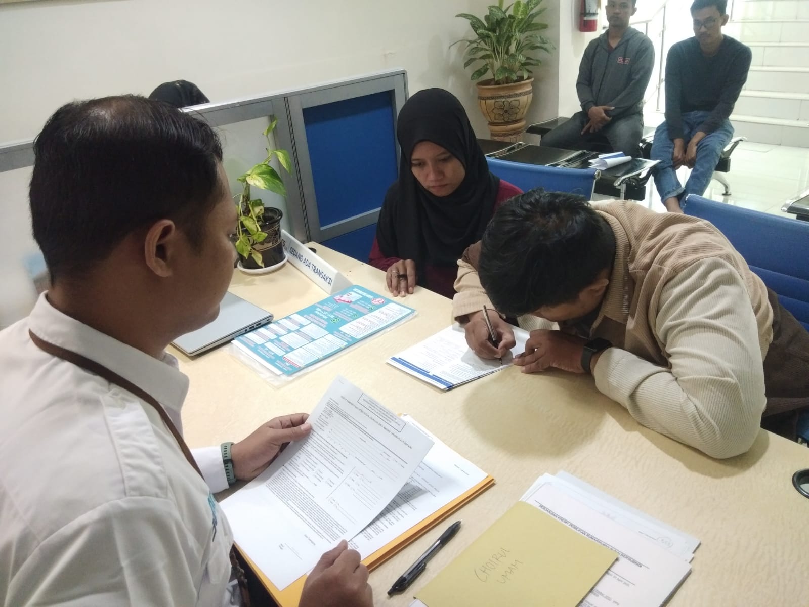 Serah terima kunci keluarga 6